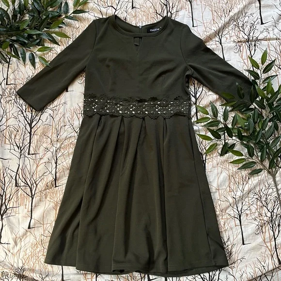 NWT Owin Army Green Floral 3/4 Sleeve Dress Size Large - Picture 2 of 10